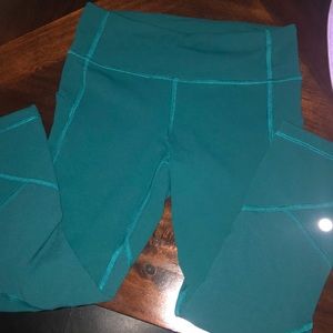 Lululemon sz 4 NWOT compression legging